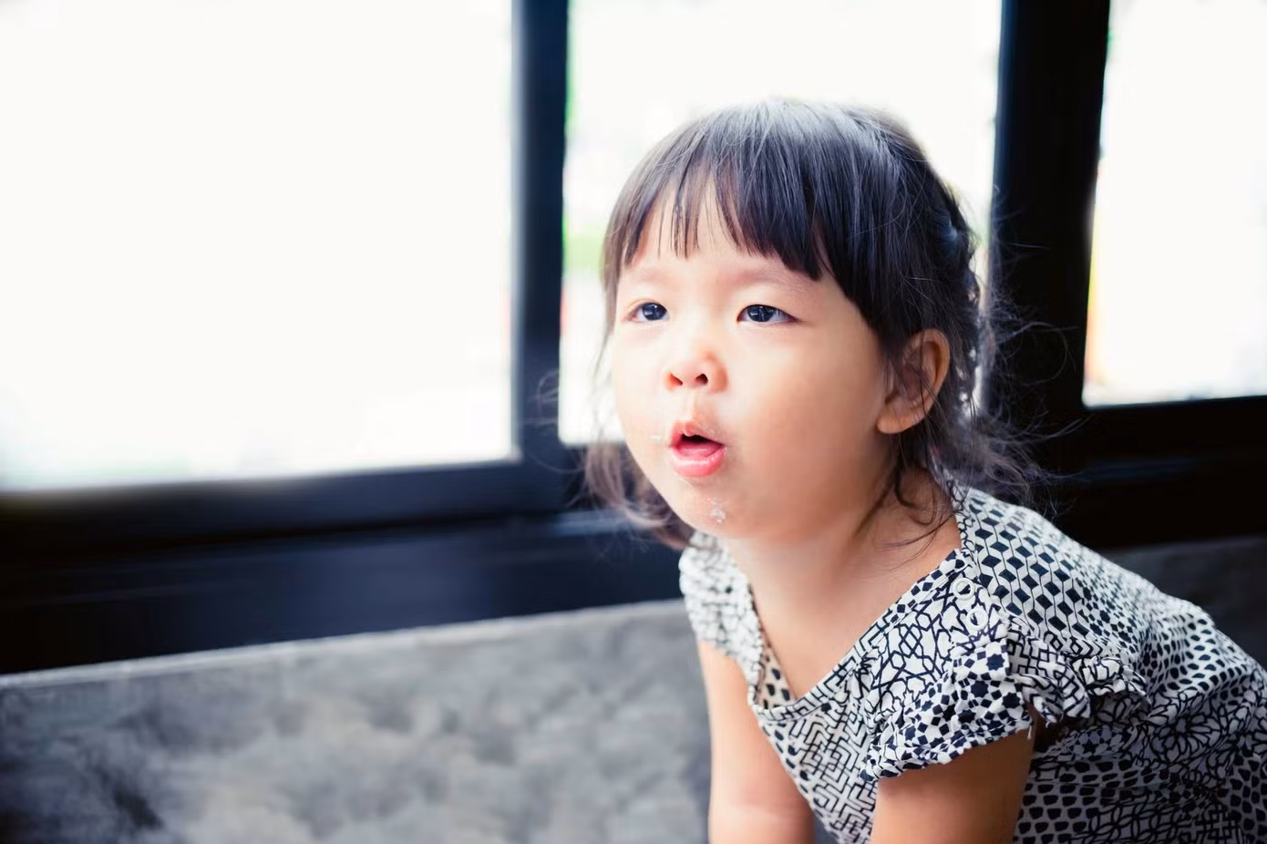 Cũng có khi ho chỉ là một phản xạ sinh lý có tính bảo vệ cơ thể nhằm tống ra khỏi đường hô hấp các chất dịch, đàm do phế quản hay phổi tiết ra hoặc các dị vật từ ngoài lọt vào như: thức ăn, bụi...