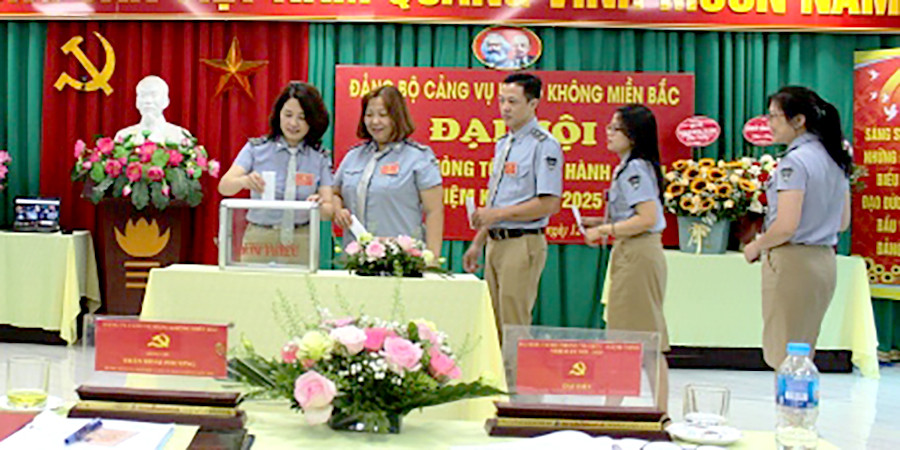 Trong tháng 7 tới, Cục Hàng không sẽ lấy phiếu tín nhiệm với lãnh đạo cục và các đơn vị trực thuộc, người tín nhiệm thấp sẽ phải từ chức, hạ cấp (Ảnh minh họa). Trong tháng 7 tới, Cục Hàng không sẽ lấy phiếu tín nhiệm với lãnh đạo cục và các đơn vị trực thuộc, người tín nhiệm thấp sẽ phải từ chức, hạ cấp (Ảnh minh họa).