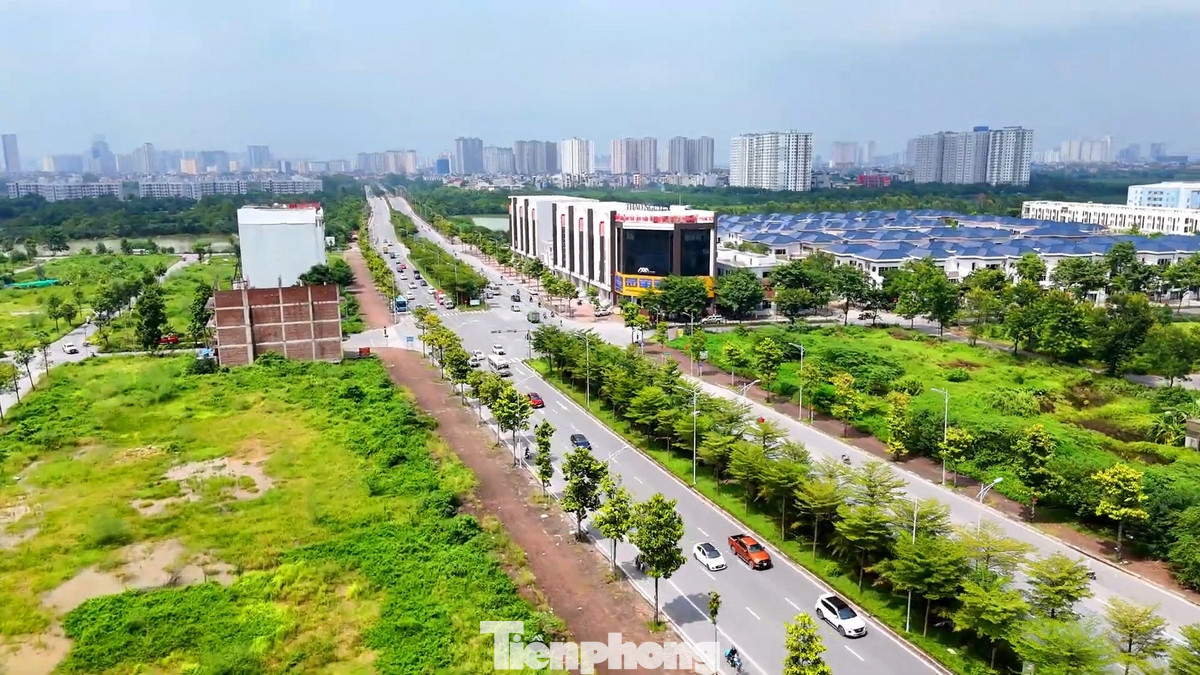 Theo đó, đối với việc điều chỉnh Dự án đầu tư xây dựng đường trục phía Nam tỉnh Hà Tây theo hình thức hợp đồng BT, UBND thành phố giao Sở Kế hoạch và Đầu tư chủ động hướng dẫn các đơn vị hoàn chỉnh thủ tục để sớm thẩm định, phê duyệt điều chỉnh dự án đầu tư xây dựng đường trục phía Nam tỉnh Hà Tây theo hình thức hợp đồng BT sau khi tiếp thu ý kiến của các Bộ, ngành, đảm bảo yếu tố pháp lý chặt chẽ của Dự án đầu tư.