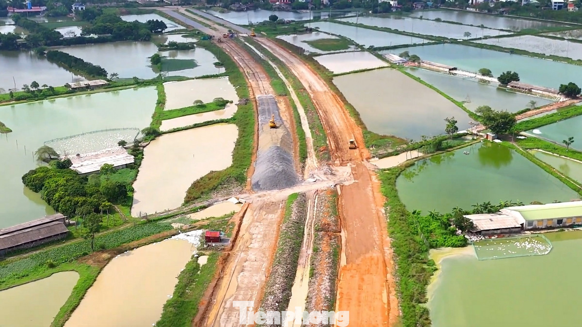 Thực hiện dự án có 2 đơn vị tham gia, gồm: Nhà đầu tư là Tổng Công ty Xây dựng công trình giao thông 5 và doanh nghiệp dự án là Công ty CP Phát triển địa ốc Cienco 5.