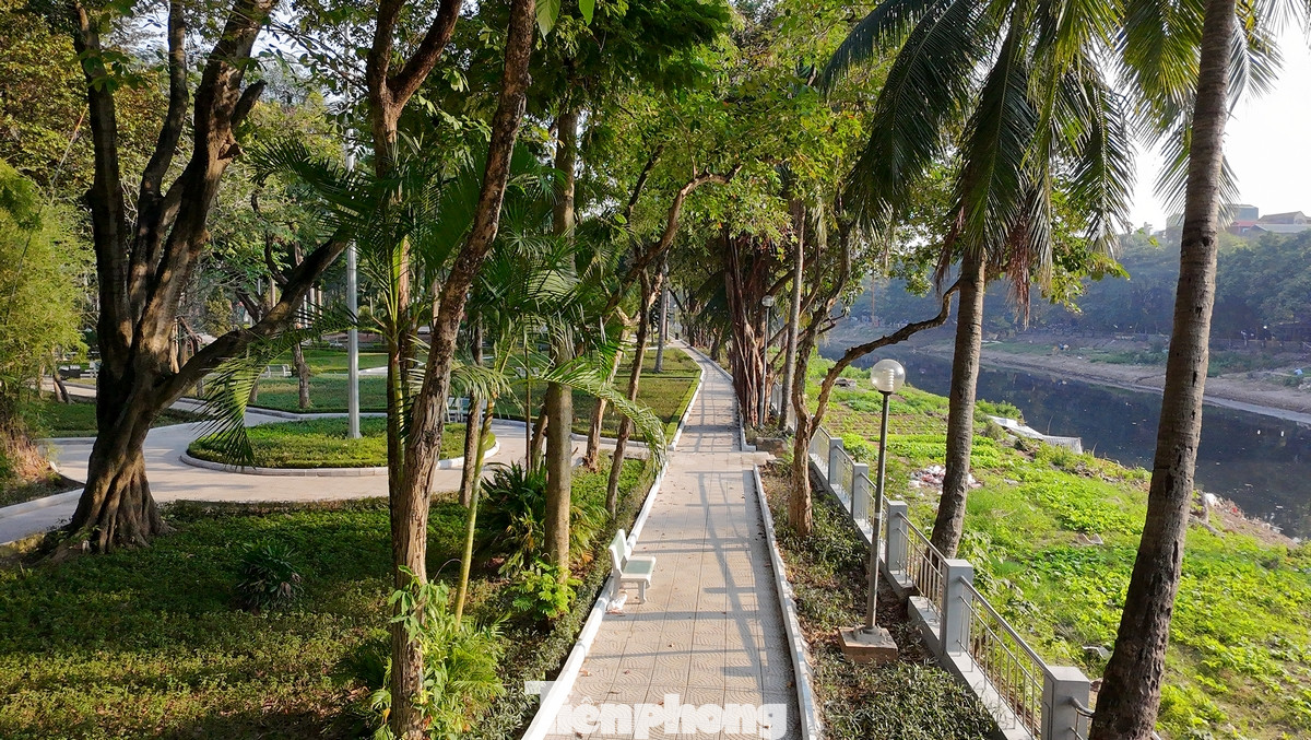 Vườn hoa hàng rào xung quanh nhà chữ A, rãnh thoát nước, xây mới nhà bát giác tại vị trí hiện tại; bổ sung 2 khu vực thể thao ngoài trời, ghế đá, trồng thay thế một số cây xanh.