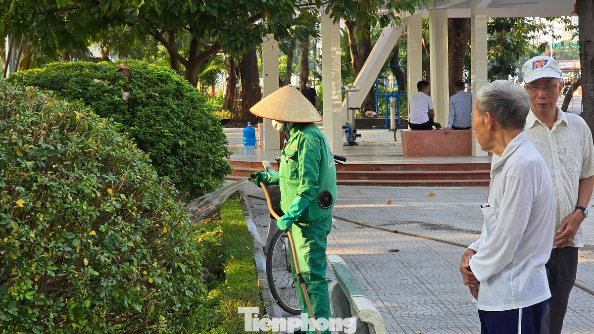 Đây là 2 công trình được quận Hà Đông gắn biển chào mừng kỷ niệm 70 năm ngày Giải phóng Thủ đô (10/10/1954 - 10/10/2024).