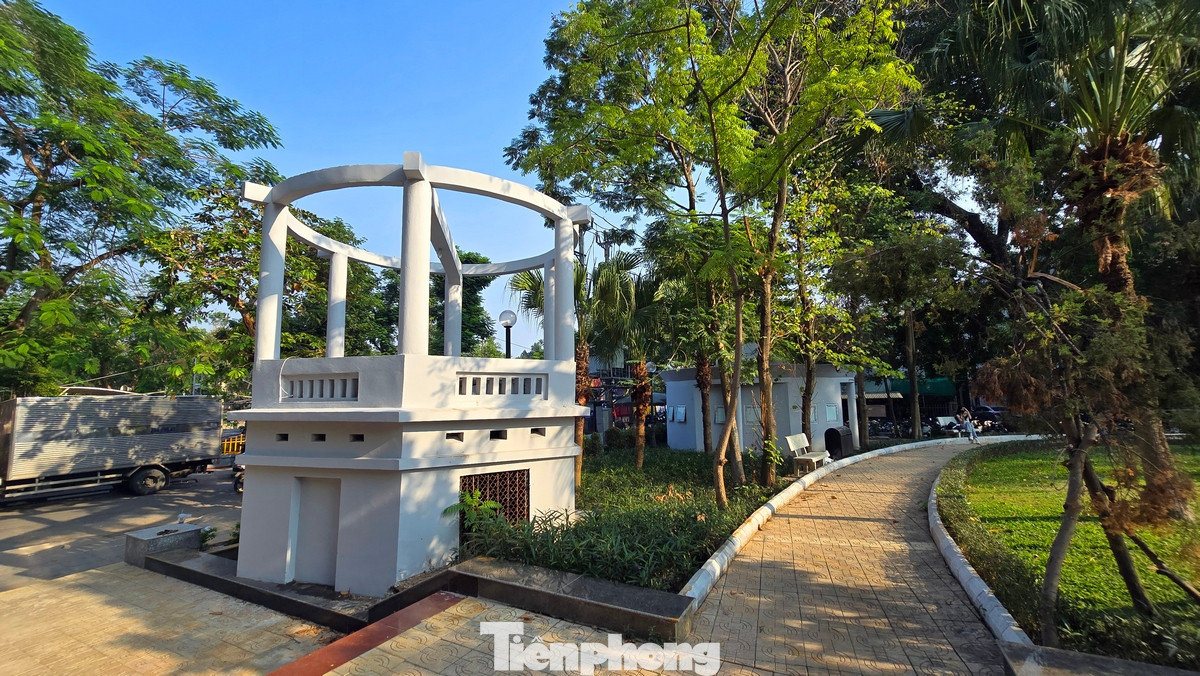 Nhiều hạng mục nằm trong khu vực vườn hoa Hà Đông được cải tạo, nâng cấp sau nhiều năm xuống cấp, hỏng hóc.