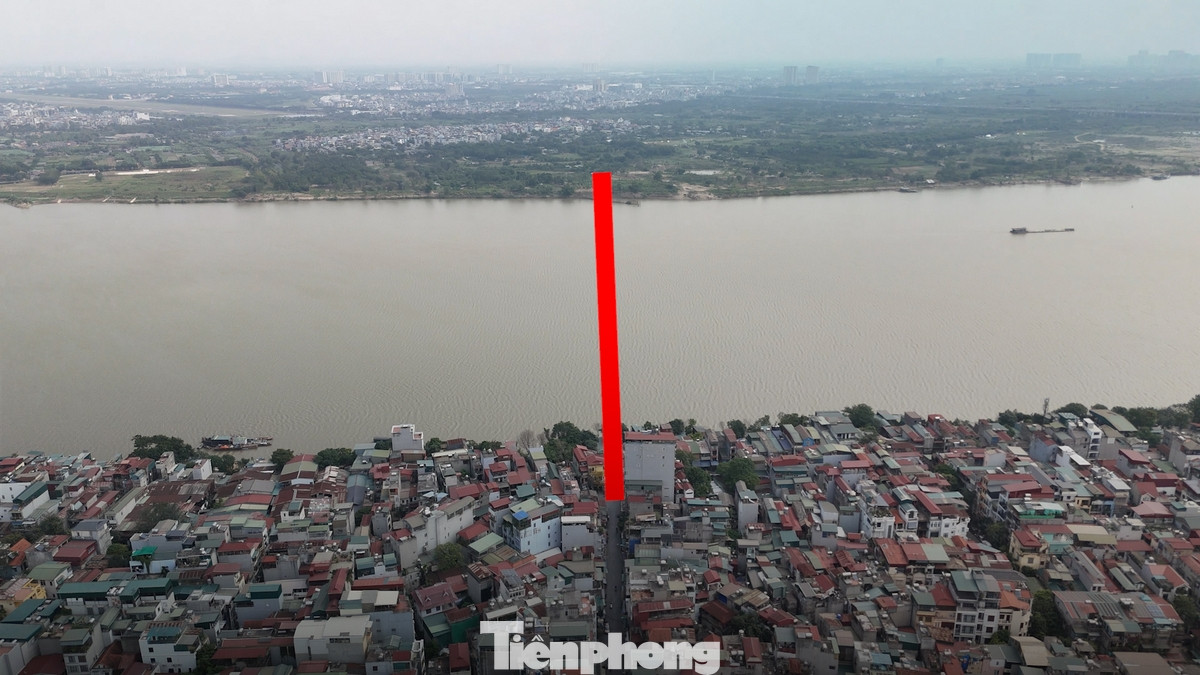 Trước đó, Ban Quản lý dự án đầu tư xây dựng công trình giao thông thành phố Hà Nội đã tổ chức thi tuyển phương án kiến trúc cầu Trần Hưng Đạo. Phương án kiến trúc có mã số THĐ12 được trao giải Nhất mang ý tưởng kiến tạo một cây cầu biểu tượng mới của trung tâm Hà Nội, với kết cấu vòm chính là 2 đường cong tiếp xúc nhau lặp lại 6 nhịp tạo hình tượng vô cực. Đây cũng là phương án được chọn đầu tư, xây dựng.