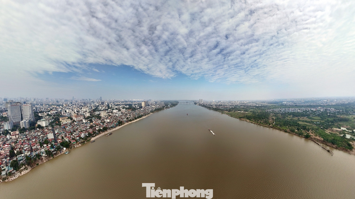 Dự án có tổng mức đầu tư hơn 16.300 tỉ đồng, do Ban Quản lý dự án đầu tư xây dựng công trình giao thông thành phố Hà Nội làm chủ đầu tư. Theo phương án được lựa chọn, cầu chính dài 900 m, gồm 6 nhịp, tổng chiều dài cầu và đường dẫn hai đầu khoảng 5,6 km.