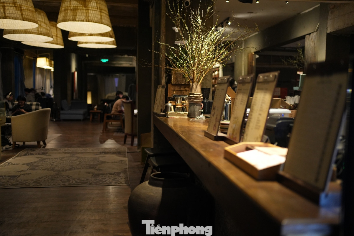 Nơi đây là điểm đến lý tưởng cho những người yêu sách và cà phê.