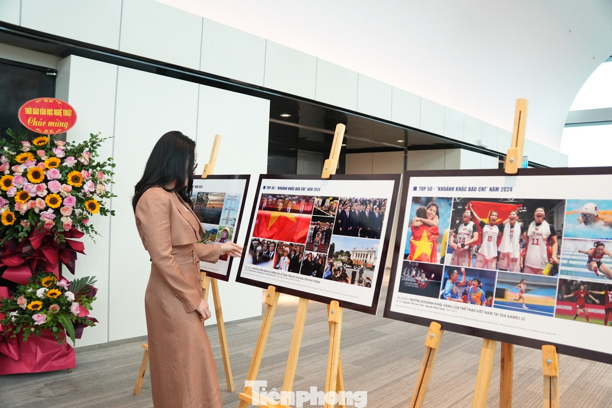 Giải ảnh Khoảnh khắc Báo chí bước sang mùa thứ 6. Năm nay, ban tổ chức đón nhận gần 400 tác phẩm gồm ảnh đơn và ảnh bộ chất lượng, đăng báo trong thời gian từ 1/1/2023 đến 30/9/2024.