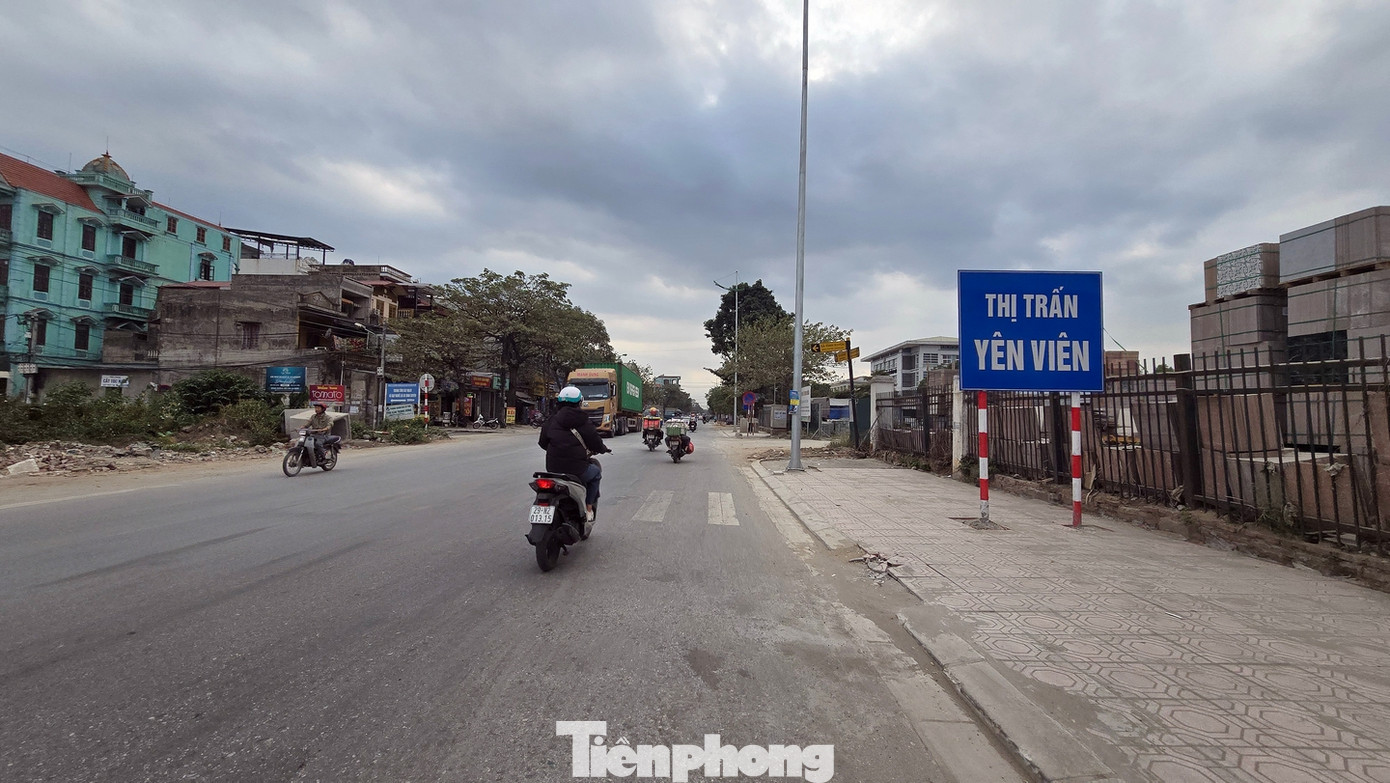 Để giải quyết dứt điểm tình trạng ùn tắc giao thông, đầu tư hoàn chỉnh tuyến đường theo quy hoạch, UBND thành phố Hà Nội giao Sở Giao thông Vận tải chủ trì, phối hợp với Công an thành phố và các đơn vị liên quan nghiên cứu triển khai ngay phương án tổ chức giao thông, điều tiết, phân luồng giao thông để đảm bảo trật tự an toàn giao thông, tránh ùn tắc giao thông tại khu vực nêu trên.