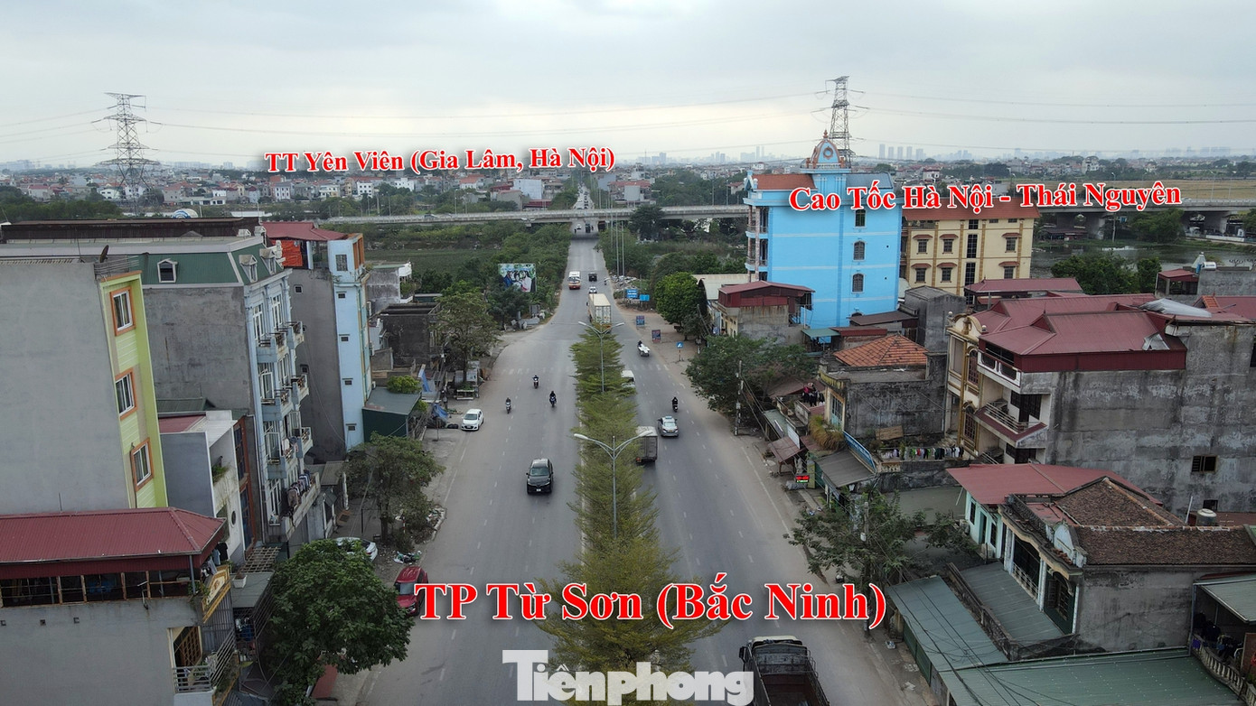 Trong khi đó, đường Quốc lộ 1A đoạn qua thành phố Từ Sơn (tỉnh Bắc Ninh) có mặt cắt ngang khoảng 30m, đáp ứng 6 làn xe chạy.