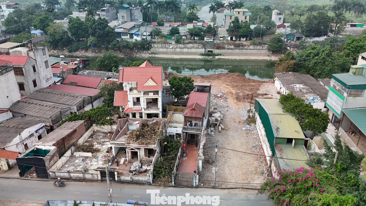 Một số đoạn của dự án vẫn đang trong quá trình giải phóng mặt bằng.