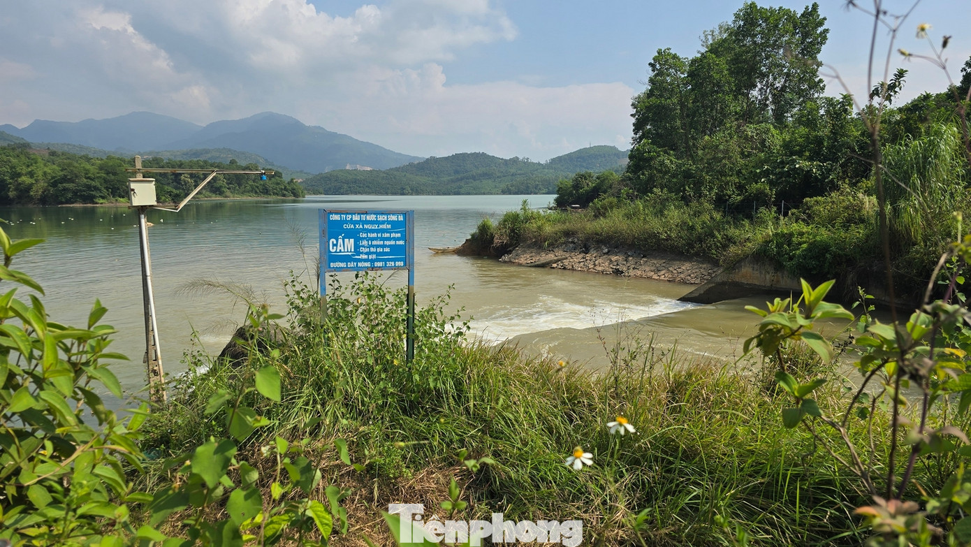 Việc bảo vệ hồ không chỉ đảm bảo nguồn nước sạch mà còn góp phần bảo tồn đa dạng sinh học.