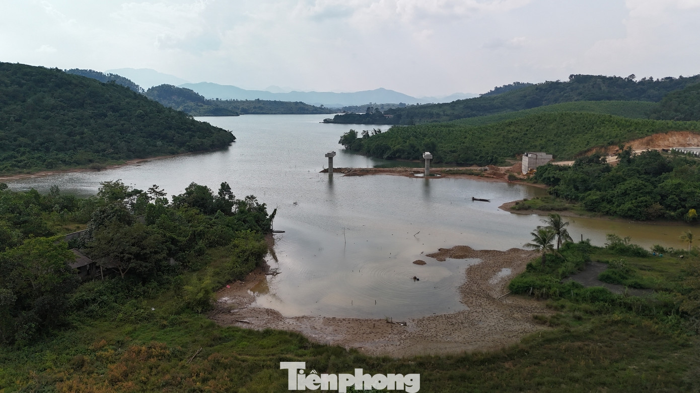 Hồ Đầm Bài đóng vai trò quan trọng trong việc cung cấp nước sạch cho Thủ đô Hà Nội. Việc bảo vệ và phát triển bền vững hồ là nhiệm vụ chung của chính quyền địa phương, các tổ chức và cộng đồng dân cư.