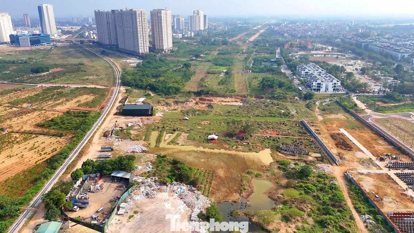 Hình ảnh dự án Vành đai 4 bắt đầu qua quận Hà Đông có điểm đầu ở phường Yên Nghĩa đoạn kênh dẫn nước trạm bơm tiêu Yên Nghĩa, tiếp giáp với xã Đông La, huyện Hoài Đức. Hình ảnh dự án Vành đai 4 bắt đầu qua quận Hà Đông có điểm đầu ở phường Yên Nghĩa đoạn kênh dẫn nước trạm bơm tiêu Yên Nghĩa, tiếp giáp với xã Đông La, huyện Hoài Đức.