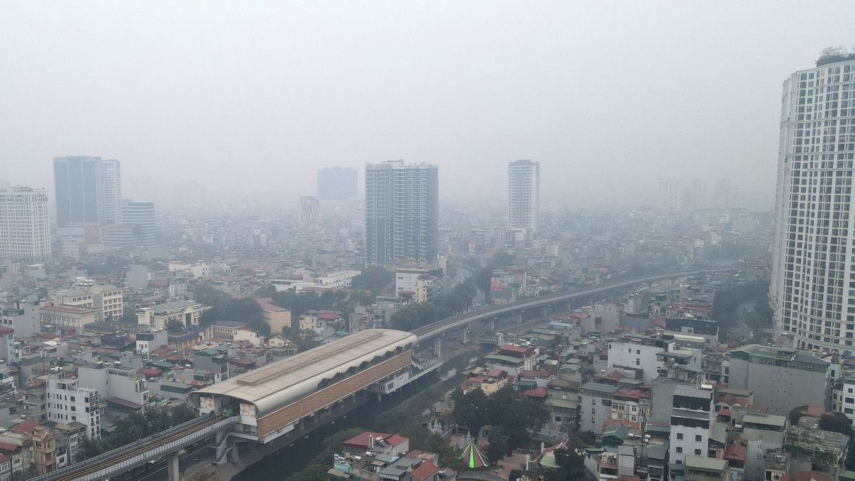 Theo Cục Khí tượng Thủy văn Quốc gia, hiện tượng sương mù này xuất phát từ sự kết hợp của không khí lạnh từ phía Bắc và độ ẩm cao.