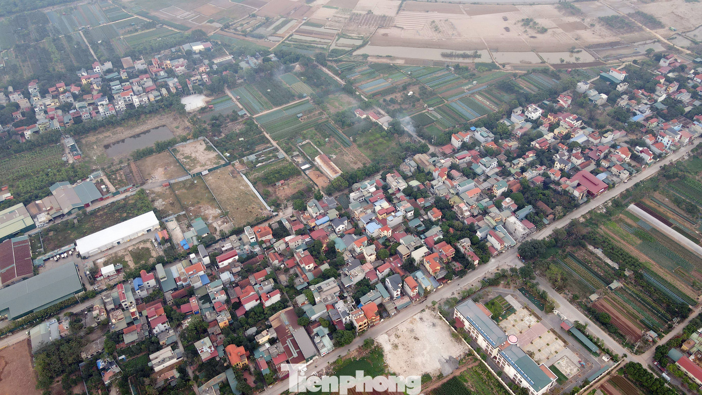 Về vị trí xây dựng cầu Ngọc Hồi, tại phía huyện Thanh Trì, theo Quyết định số 1572/QĐ-UBND do Uỷ ban Nhân dân Thành phố Hà Nội phê duyệt. Về vị trí xây dựng cầu Ngọc Hồi, tại phía huyện Thanh Trì, theo Quyết định số 1572/QĐ-UBND do Uỷ ban Nhân dân Thành phố Hà Nội phê duyệt.