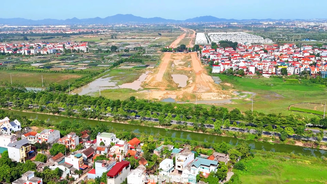 Hình ảnh dự án đường Vành đai 4 giao cắt với trục đường 100 của huyện Mê Linh.