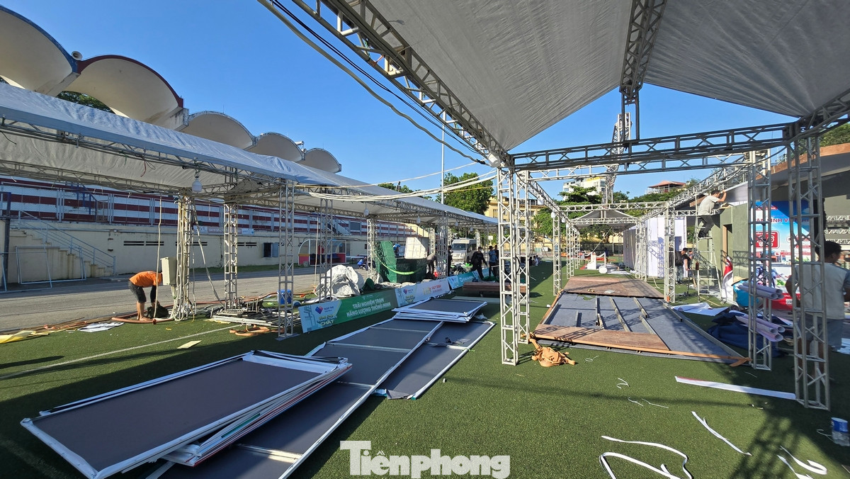 130 gian hàng dành cho các ngân hàng và các doanh nghiệp thương mại đã lên khung.