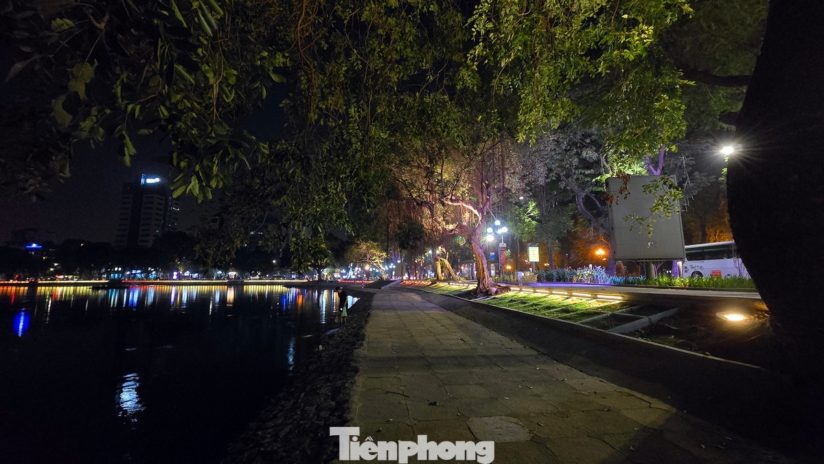 Trước khi được chỉnh trang, khu vực hồ Thiền Quang bị "vây" bởi những công trình xuống cấp, cảnh quan thiếu điểm nhấn và không gian thiếu tính kết nối.