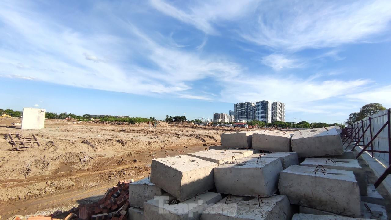 Khu "đất vàng" tại huyện Gia Lâm với tổng diện tích hơn 18,7ha được đấu với giá khởi điểm siêu rẻ, chia đều chỉ 8,4 triệu đồng/m2 gây xôn xao. Khu "đất vàng" tại huyện Gia Lâm với tổng diện tích hơn 18,7ha được đấu với giá khởi điểm siêu rẻ, chia đều chỉ 8,4 triệu đồng/m2 gây xôn xao.