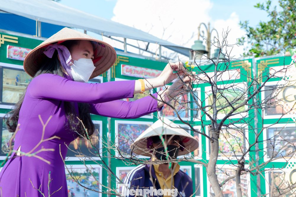 Tuổi trẻ Bình Dương khéo tay tạo nên sắc xuân Tuổi trẻ Bình Dương khéo tay tạo nên sắc xuân