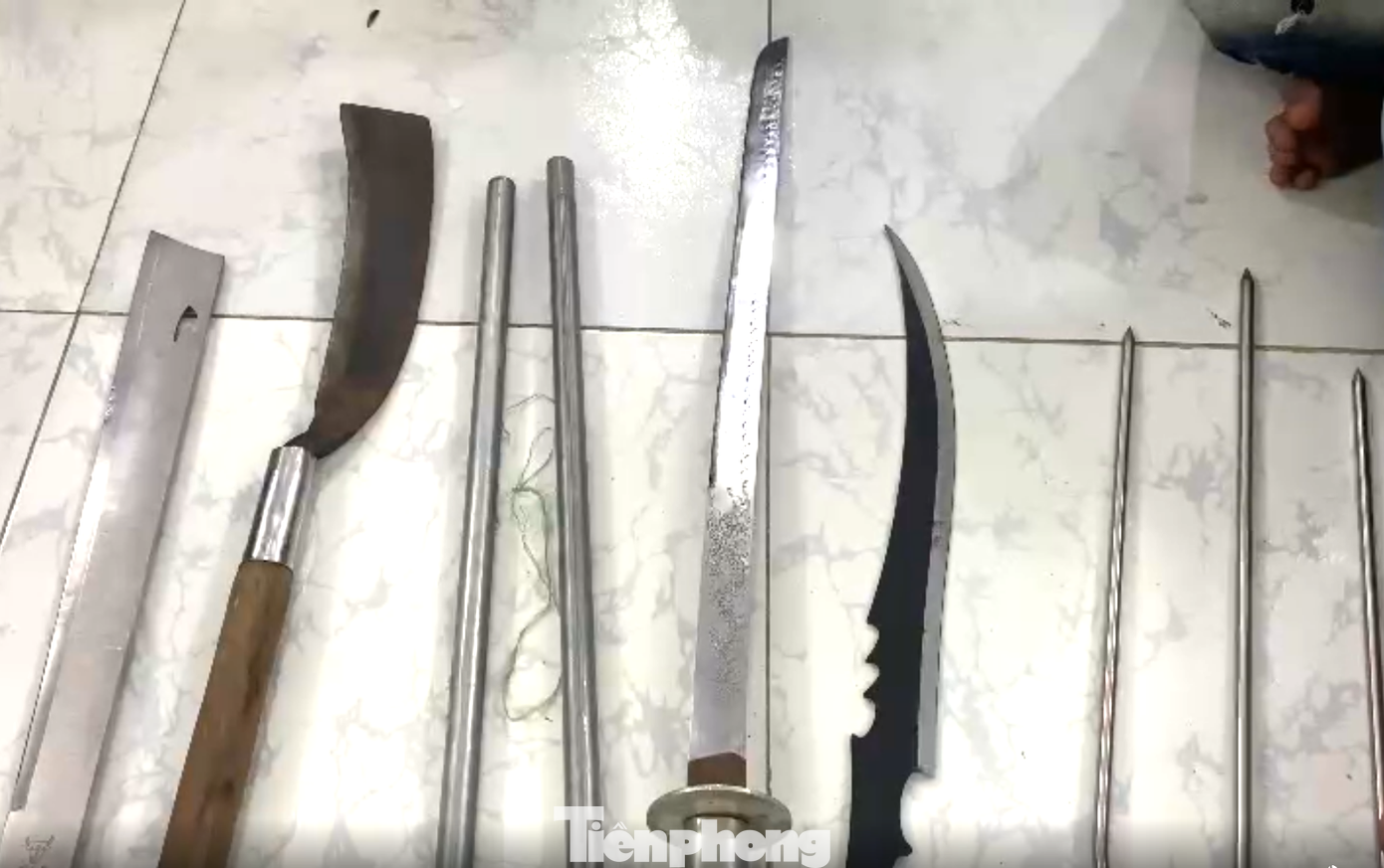 Hung khí công an thu giữ