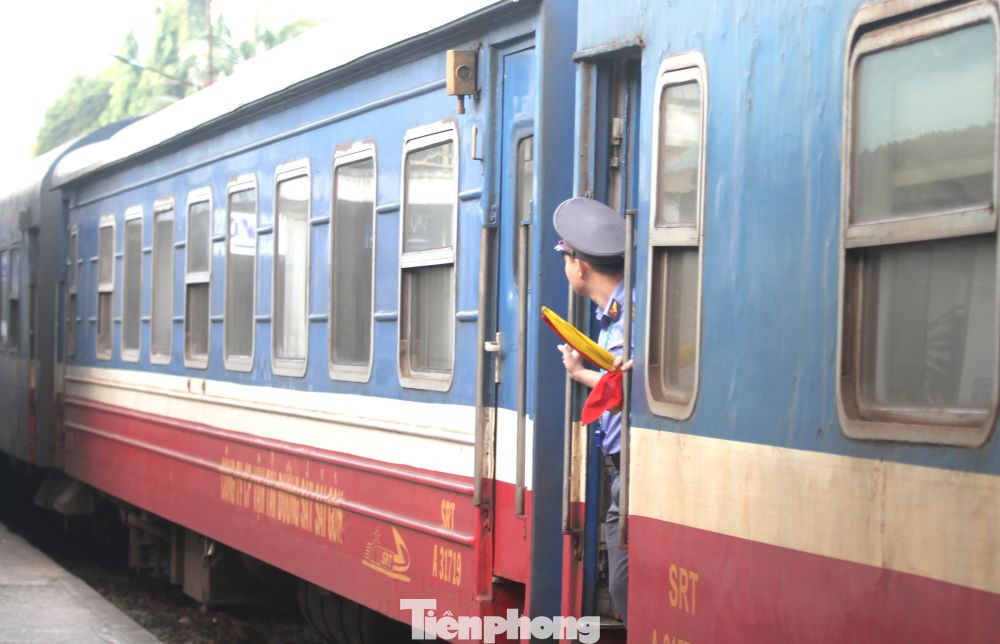 Chuyến tàu Xuân đưa công nhân lao động ở Bình Dương về quê ăn Tết