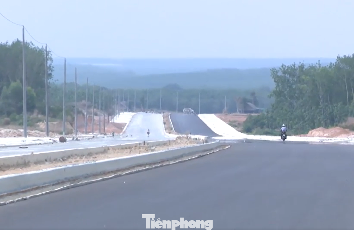 Dự án đường tạo lực Bắc Tân Uyên - Phú Giáo - Bàu Bàng là trục đường liên kết giữa 3 huyện, kết nối giao thông với các trục chính, như: ĐT746, ĐT741, ĐT750, ĐH502... nhằm nâng cao hiệu quả khai thác và phục vụ nhu cầu đi lại, vận chuyển hàng hóa của người dân trong khu vực, góp phần phát triển kinh tế - xã hội của 3 huyện nói riêng và tỉnh Bình Dương nói chung. Dự án đường tạo lực Bắc Tân Uyên - Phú Giáo - Bàu Bàng là trục đường liên kết giữa 3 huyện, kết nối giao thông với các trục chính, như: ĐT746, ĐT741, ĐT750, ĐH502... nhằm nâng cao hiệu quả khai thác và phục vụ nhu cầu đi lại, vận chuyển hàng hóa của người dân trong khu vực, góp phần phát triển kinh tế - xã hội của 3 huyện nói riêng và tỉnh Bình Dương nói chung.