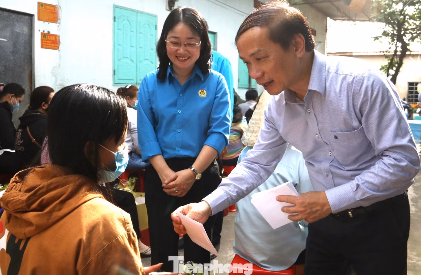 Ông Phạm Tất Thắng chúc các gia đình công nhân lao động ở lại Bình Dương đón Tết ấm áp, sum vầy.