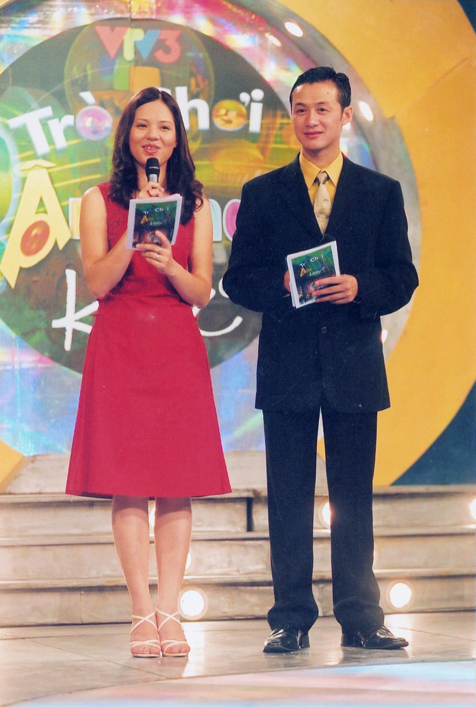 Diễm Quỳnh và Anh Tuấn là cặp dẫn chương trình quen thuộc của chương trình "Trò chơi âm nhạc"-món ăn tinh thần quen thuộc đầu những năm 2000. Nay họ lại cùng nhau đứng chung sân khấu dẫn "Quán thanh xuân"