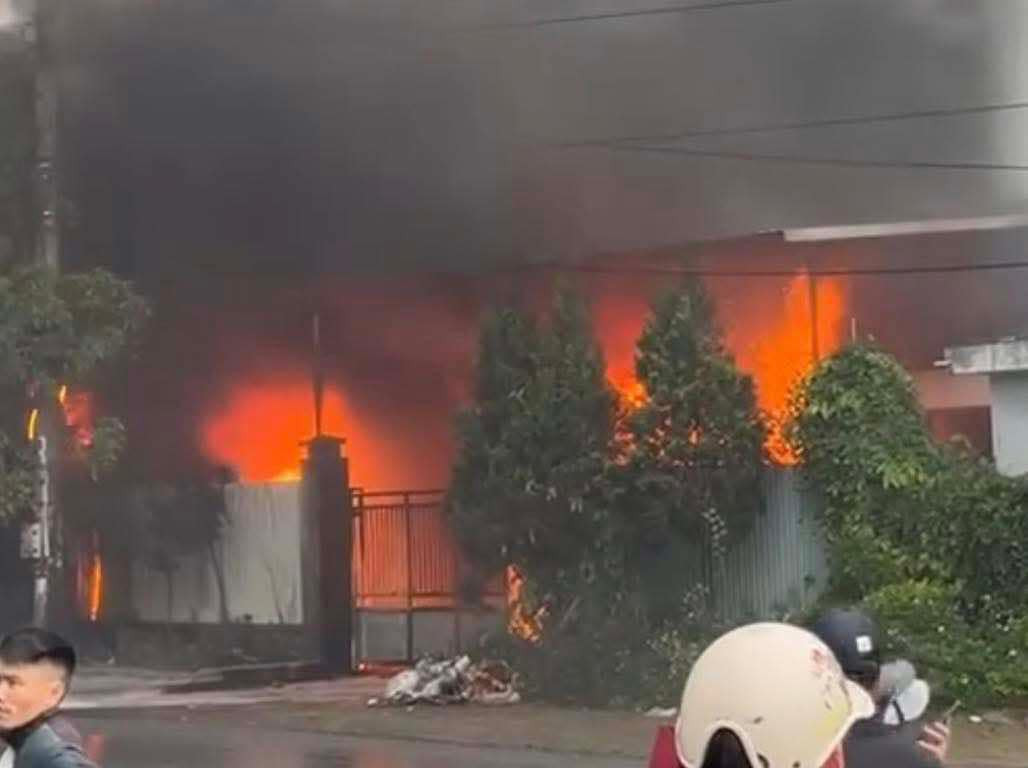 Hiện trường xảy ra hỏa hoạn. Ảnh: CTV Hiện trường xảy ra hỏa hoạn. Ảnh: CTV