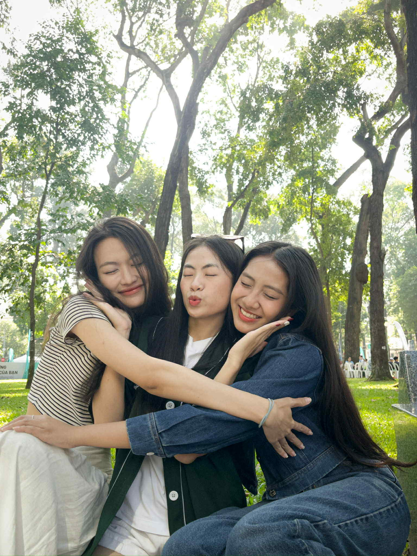 Những khoảnh khắc bình dị của Hoa hậu Hà Trúc Linh bên cạnh bạn bè. Những khoảnh khắc bình dị của Hoa hậu Hà Trúc Linh bên cạnh bạn bè.