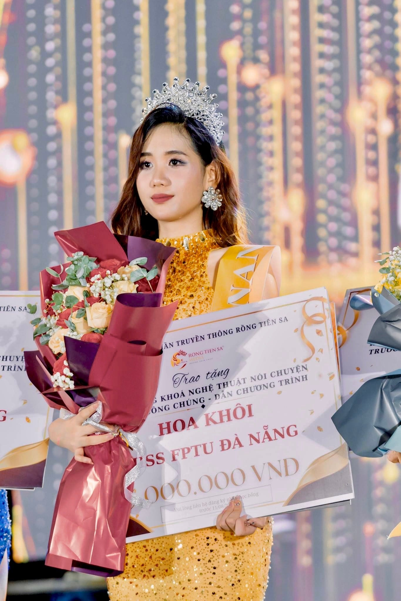 Cô nàng từng đoạt danh hiệu "Hoa khôi trường ĐH FPT Đà Nẵng 2024". Cô nàng từng đoạt danh hiệu "Hoa khôi trường ĐH FPT Đà Nẵng 2024".