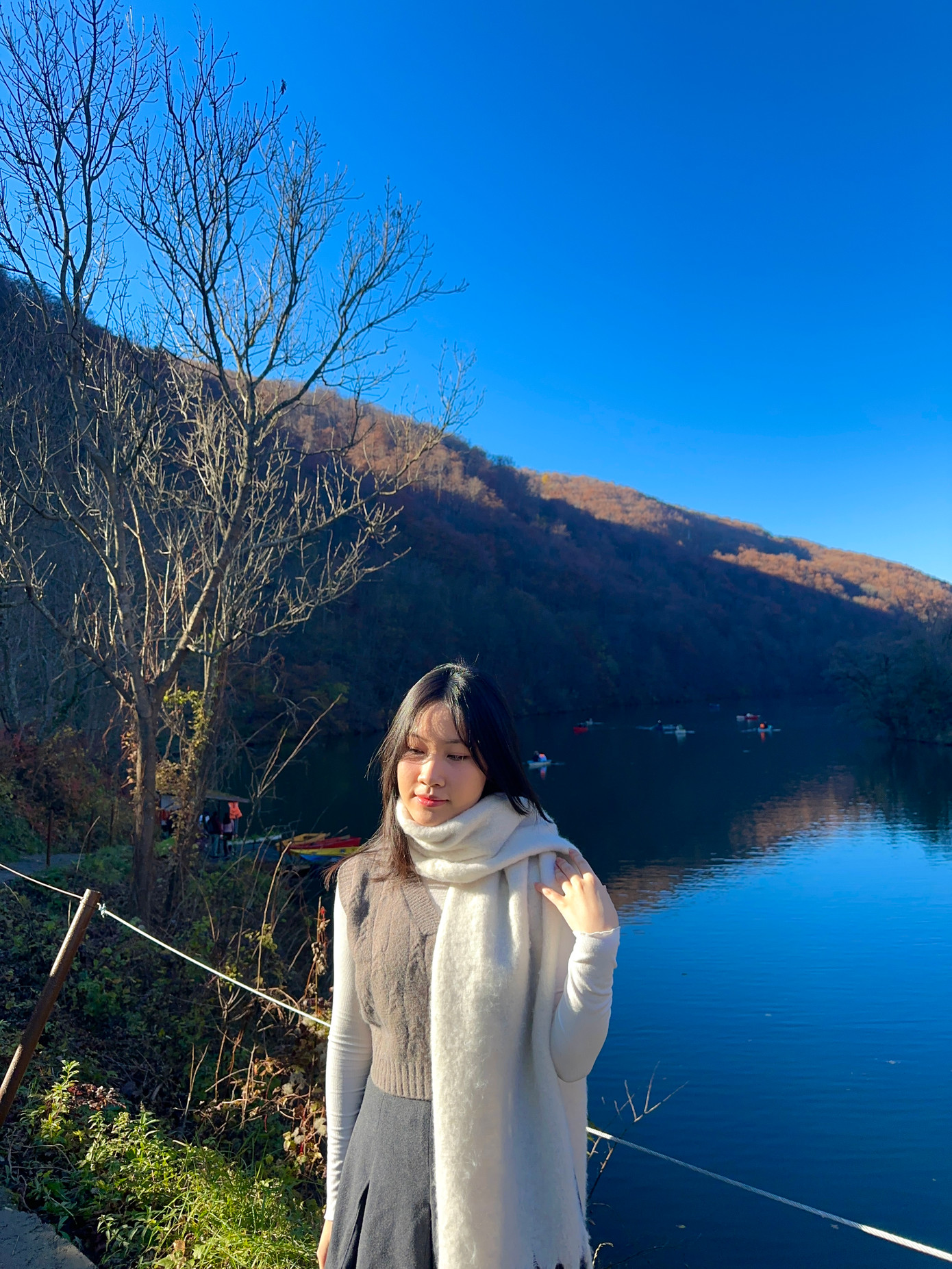 Hiện tại, Ánh Dương đang chăm chỉ học tập và năng nổ tham gia các hoạt động ngoại khóa.