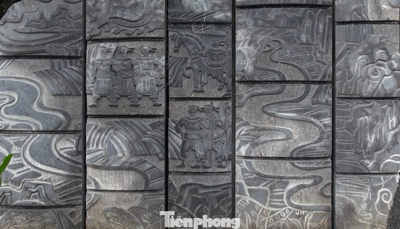 Sở dĩ việc xây dựng lâu đài tốn nhiều thời gian vì các công đoạn lắp ghép đá rất tỉ mỉ và chi tiết để đảm bảo an toàn và tính thẩm mĩ. Sở dĩ việc xây dựng lâu đài tốn nhiều thời gian vì các công đoạn lắp ghép đá rất tỉ mỉ và chi tiết để đảm bảo an toàn và tính thẩm mĩ.