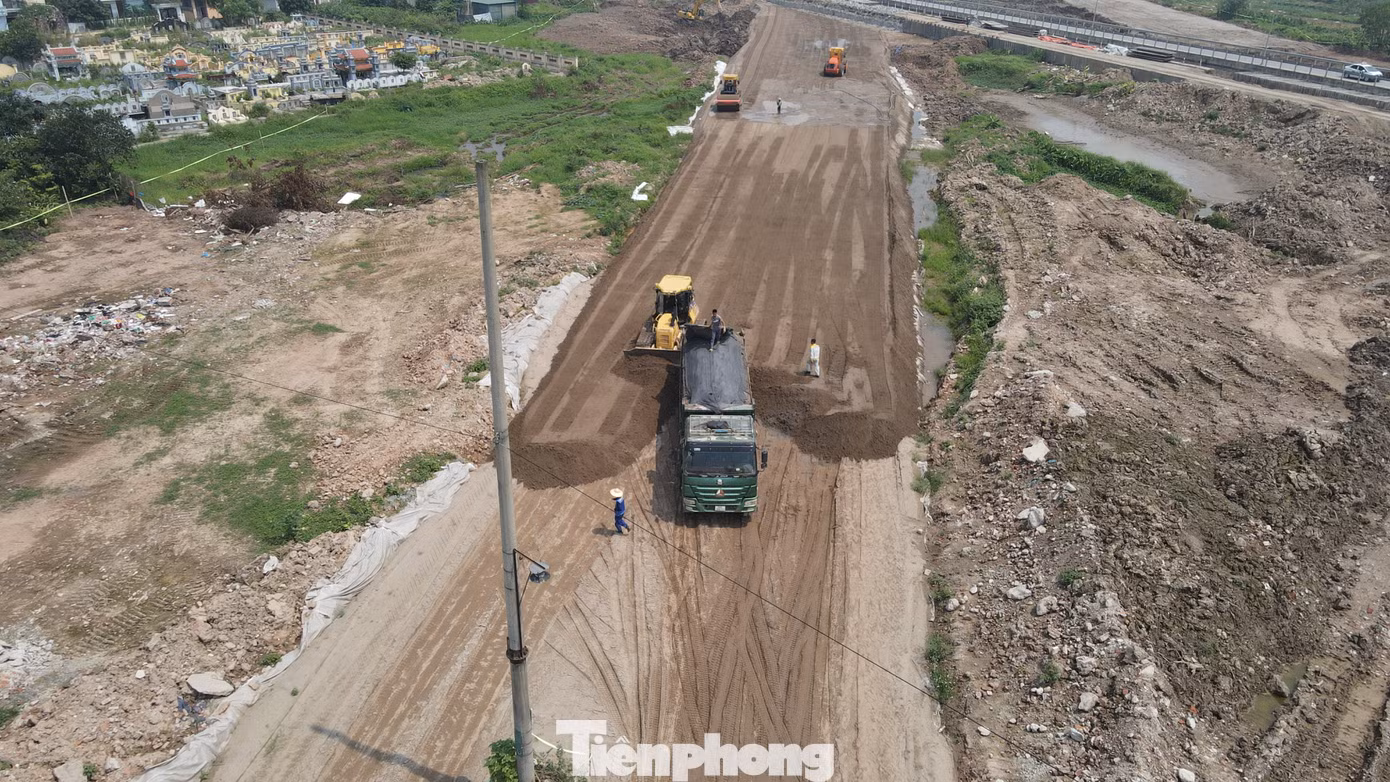Tổng diện tích thu hồi giải phóng mặt bằng gần 240 ha, trong đó diện tích đất nông nghiệp gần 166 ha, liên quan gần 6.200 hộ dân.