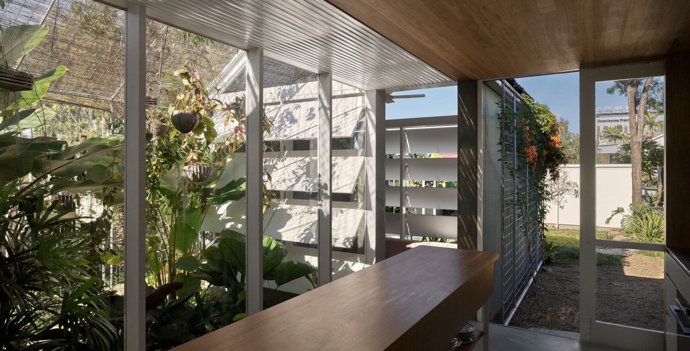 Mặc dù xây dựng đơn giản, chi phí tiết kiệm nhưng ngôi nhà cấp 4 này vẫn khiến nhiều người trầm trồ vì sự tinh tế và đa năng. Mặc dù xây dựng đơn giản, chi phí tiết kiệm nhưng ngôi nhà cấp 4 này vẫn khiến nhiều người trầm trồ vì sự tinh tế và đa năng.