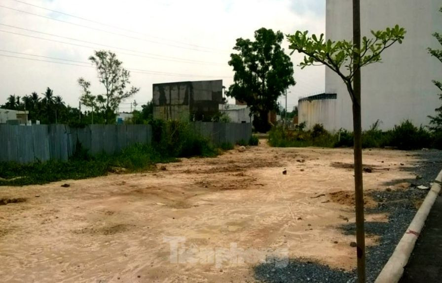 Nhiều chuyên gia cho rằng thị trường bất động sản nói chung và phân khúc đất nền nói riêng sẽ bị tác động khá mạnh mẽ.