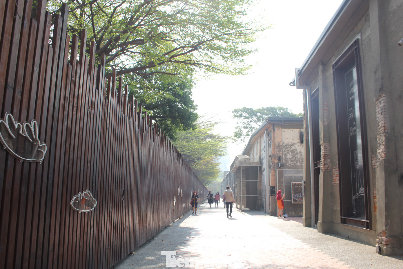 Với kiến trúc ấn tượng và cảnh quan bắt mắt, cầu Đại Cảng thu hút hàng trăm nghìn người đến thăm quan hàng năm, nhất là trong những tháng mùa hè. Với kiến trúc ấn tượng và cảnh quan bắt mắt, cầu Đại Cảng thu hút hàng trăm nghìn người đến thăm quan hàng năm, nhất là trong những tháng mùa hè.