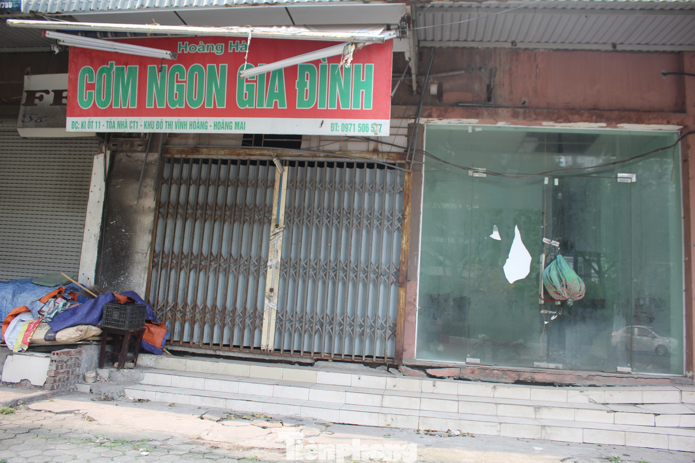 Thậm chí, UBND TP Hà Nội đã ban hành Quyết định 18/2018 quy định về quản lý, sử dụng nguồn thu từ hoạt động cho thuê diện tích kinh doanh dịch vụ thuộc sở hữu nhà nước tại chung cư tái định cư. Việc này nhằm mục đích hỗ trợ cho kinh phí bảo trì phần sở hữu chung (thang máy; hệ thống phòng cháy, chữa cháy; máy bơm nước; máy phát điện; hệ thống chống sét và mặt ngoài …). Đồng thời hỗ trợ một phần kinh phí cho công tác quản lý vận hành chung cư tái định cư.