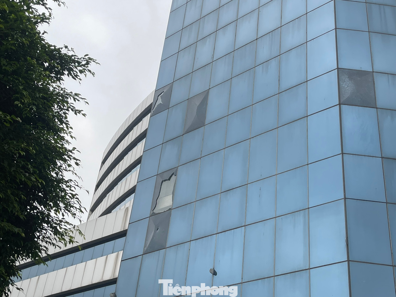 Được biết, dự án xây dựng bệnh viện được cấp giấy phép đầu tư năm 1997 do Tập đoàn Keystone Invest làm chủ đầu tư, với số vốn khoảng 50 triệu USD (tương đương hơn 1.000 tỷ đồng).