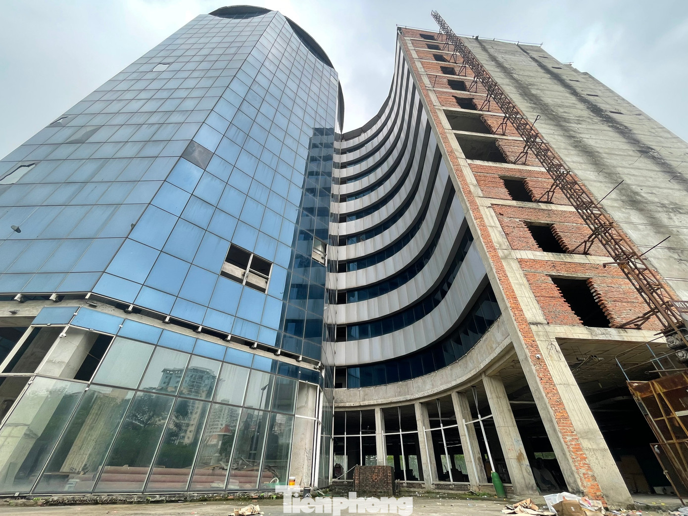 Năm 2012, khối nhà của bệnh viện quốc tế Hoa Kỳ Hà Nội cơ bản hoàn thành.