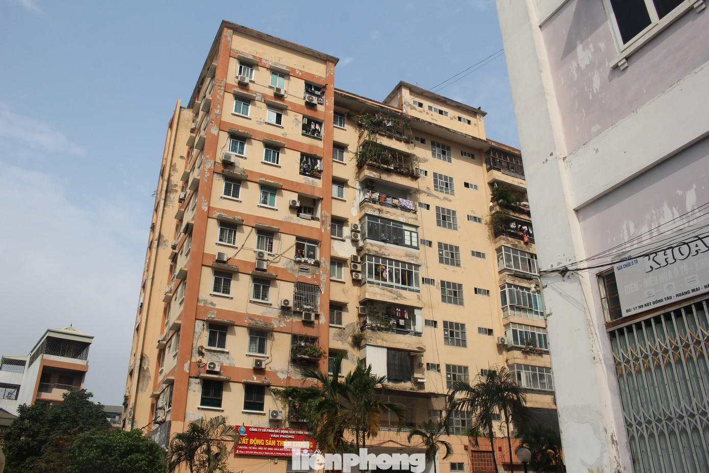 Trao đổi với Tiền Phong, đại diện cư dân cho biết, trong số 10 tòa nhà thuộc khu này, chỉ có tòa N1 thành lập được ban quản trị.