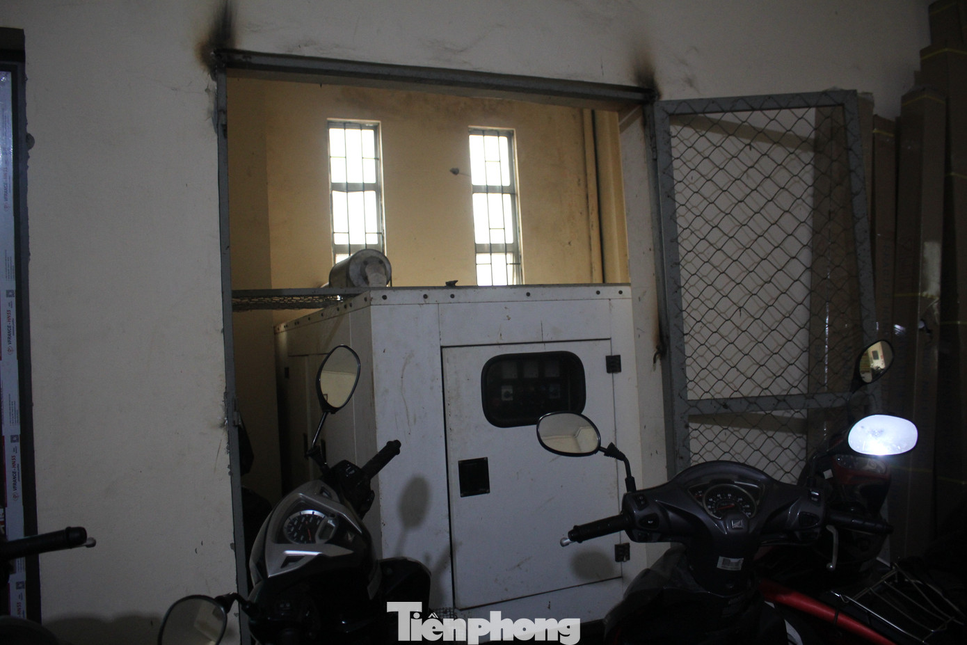 Do đó, nhiều năm qua cư dân phải tự đóng góp kinh phí để sửa chữa một số hạng mục thiết yếu thường xuyên hỏng hóc.