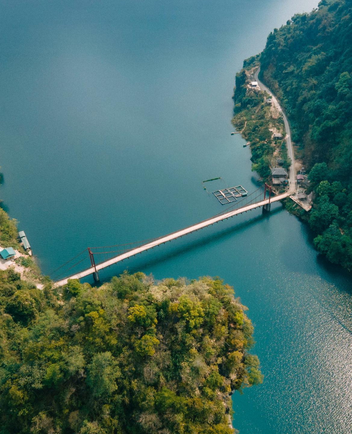 Khung cảnh thiên nhiên xanh mát tuyệt đẹp ở cầu treo Pa Phông Khung cảnh thiên nhiên xanh mát tuyệt đẹp ở cầu treo Pa Phông