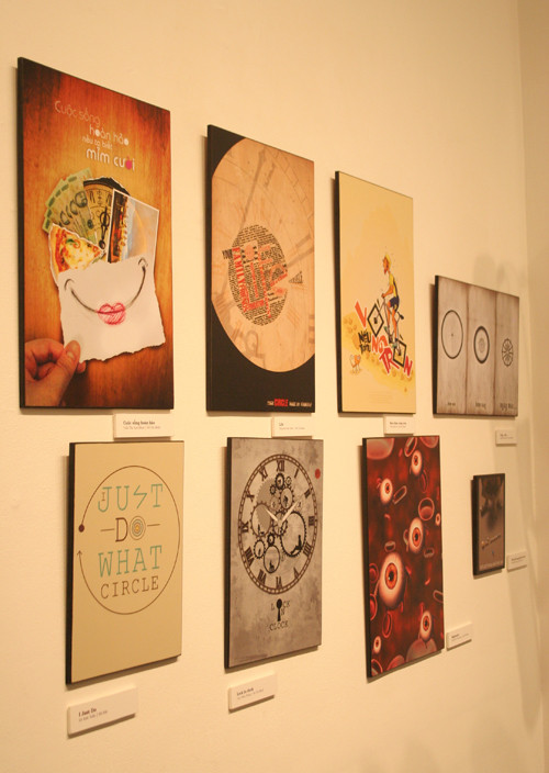 một góc trưng bày tác phẩm tại triển lãm. một góc trưng bày tác phẩm tại triển lãm