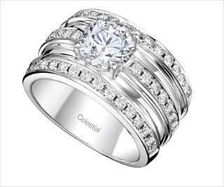 Nhẫn cưới của Lý Minh Thuận trong bộ Niềm hạnh phúc Bộ sưu tập Lãng mạn gồm bộ trang sức cài đầu 5 mảnh và , 50 vòng tay và một đôi khuyên tai. Khuyên tai từ bộ sưu tập Sợi dây tình yêu Nhẫn cưới của Lý Minh Thuận trong bộ Niềm hạnh phúc Bộ sưu tập Lãng mạn gồm bộ trang sức cài đầu 5 mảnh và , 50 vòng tay và một đôi khuyên tai. Khuyên tai từ bộ sưu tập Sợi dây tình yêu