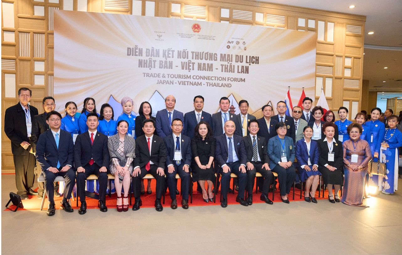 Các đại biểu tham dự diễn đàn.