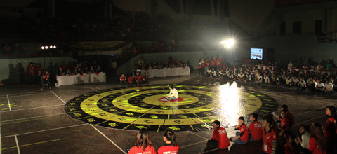 ...nhưng cũng nhanh chóng bị loại hết. Trong ảnh là sinh viên duy nhất còn trụ lại sau câu hỏi số 10. Ảnh: Trường Phong
