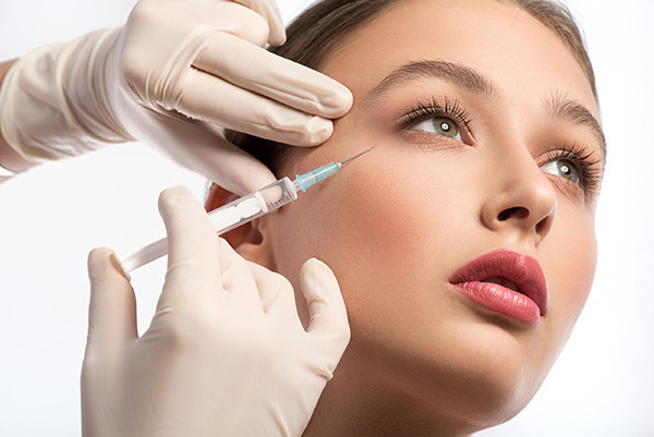 Coi chừng biến chứng tắc mạch vì tiêm filler ảnh 1