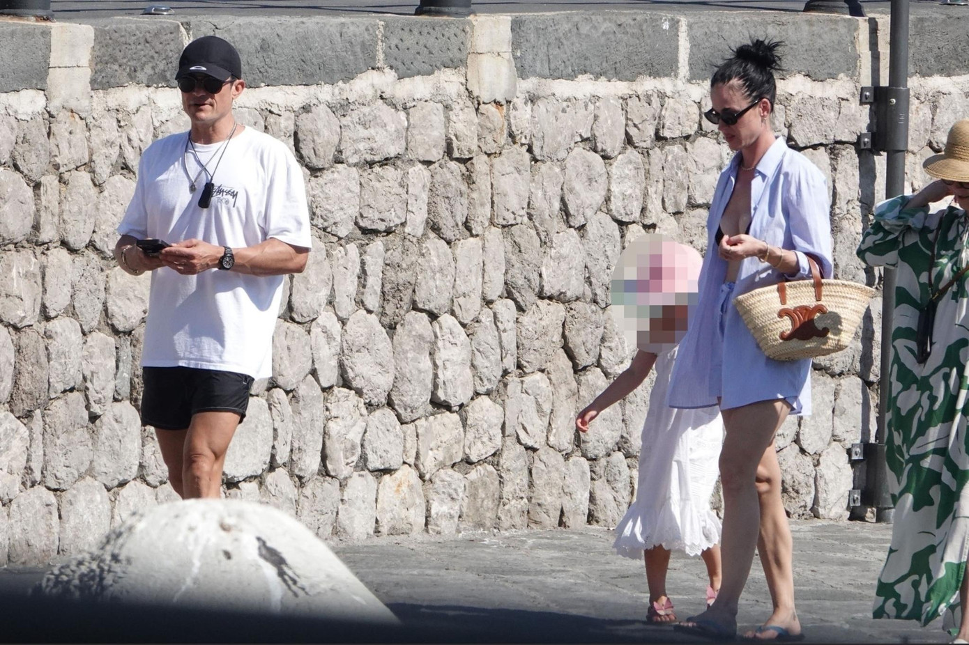 Katy Perry đi nghỉ với vị hôn phu cũ sau 3 ngày xác nhận chia tay. Ảnh: BackGrid.